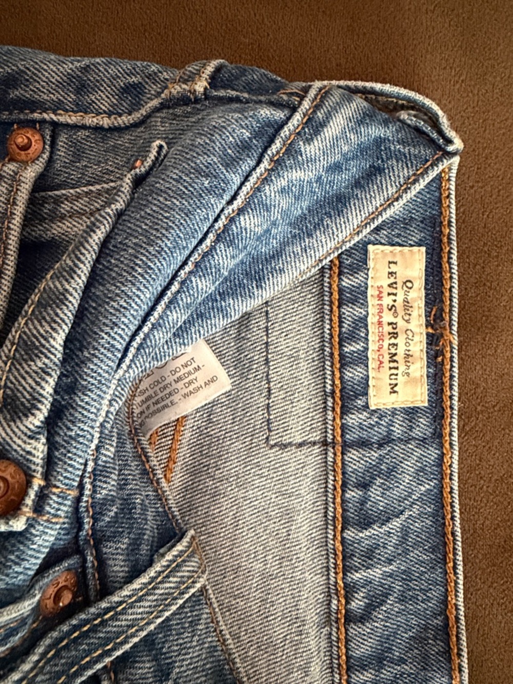 Levi's 501s skinny Jeans in Light Blue Wash - Picture 2 of 12